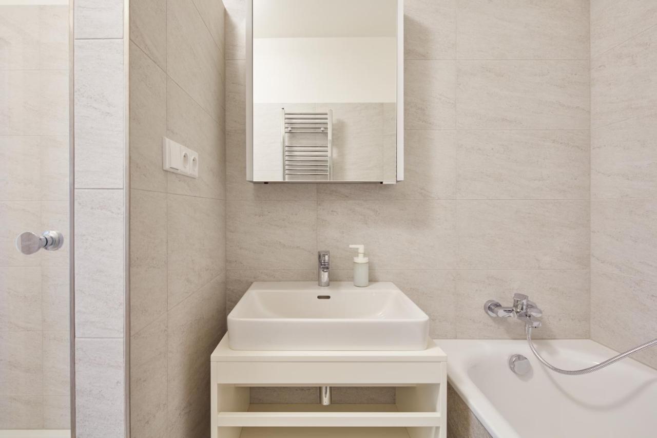 Prague Days - Designer Condo - Trendy Neighborhood Εξωτερικό φωτογραφία